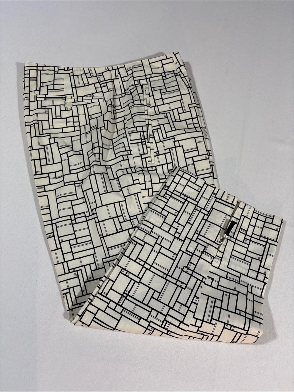 Women's Geometric Print Capris  Off-White & Black size 6